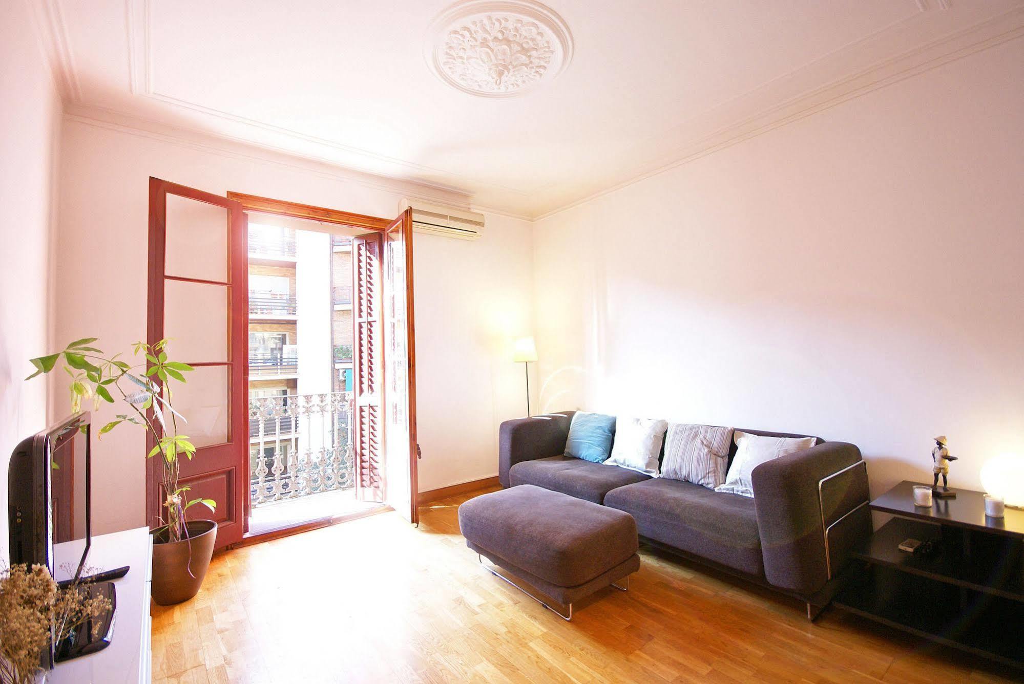 Apartmán Flateli Aribau Barcelona Exteriér fotografie