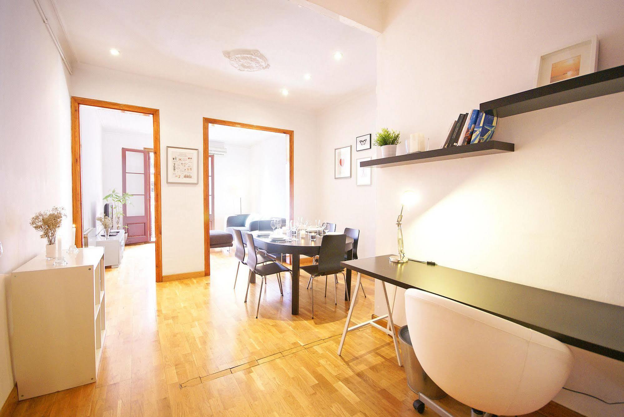 Apartmán Flateli Aribau Barcelona Exteriér fotografie